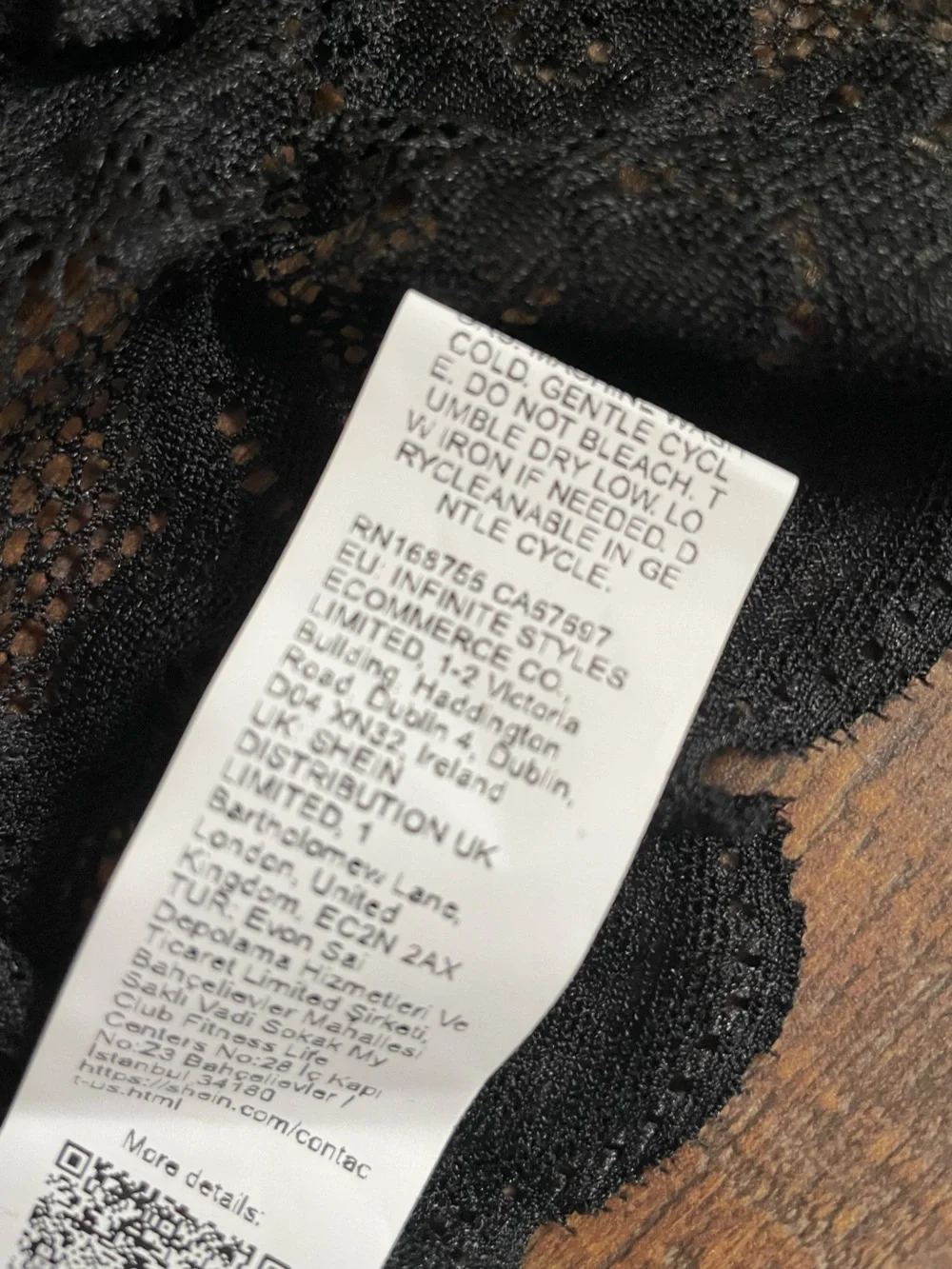 SHEIN Black See-through Lace Scalloped Sexy Crop Top